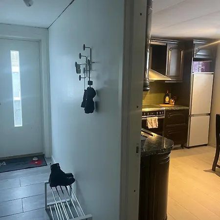 Sokkelleilighet I Enebolig Sula (More og Romsdal)