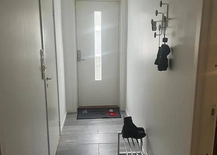 Sokkelleilighet I Enebolig Apartment *